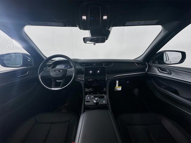 new 2025 Jeep Grand Cherokee car, priced at $45,779