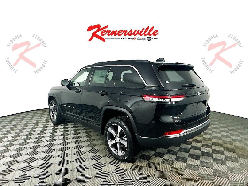new 2025 Jeep Grand Cherokee car, priced at $45,810