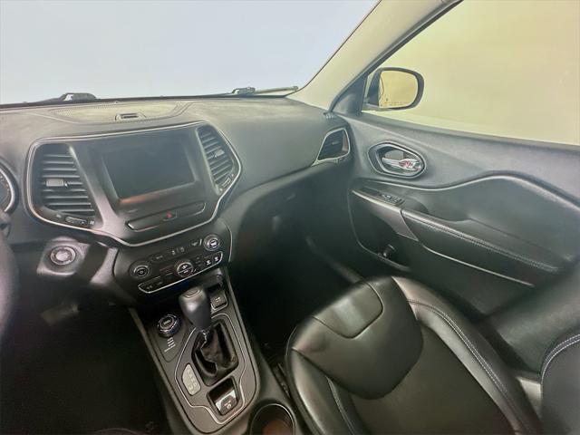 used 2019 Jeep Cherokee car, priced at $15,885