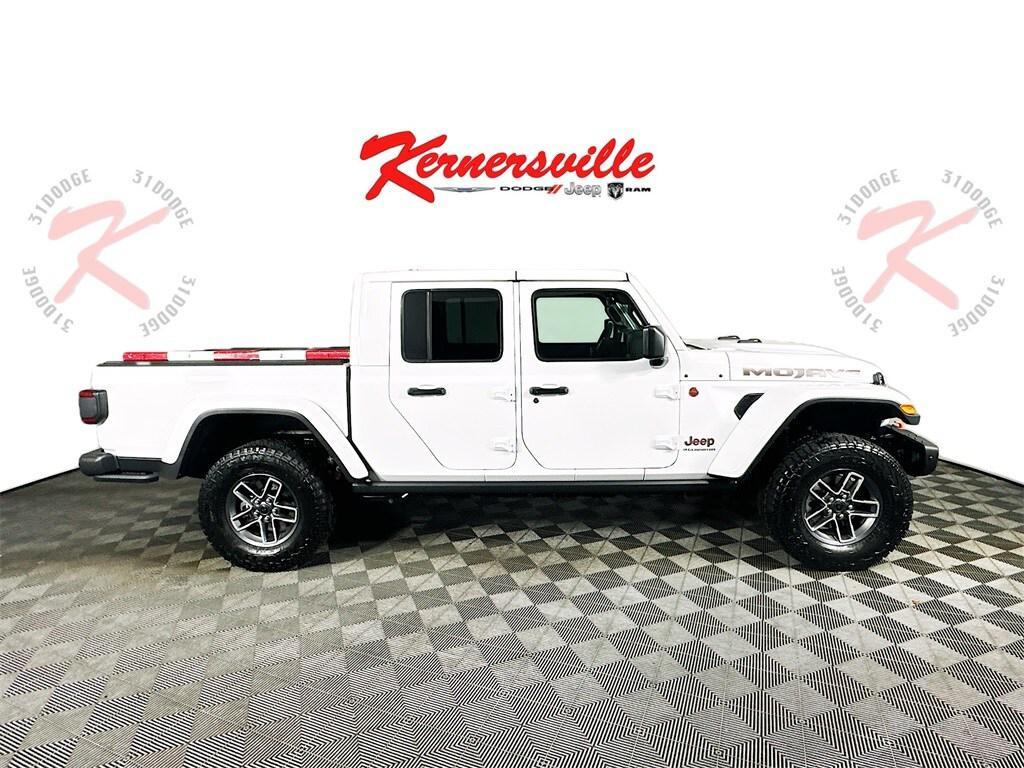 new 2026 Jeep Gladiator car, priced at $65,385