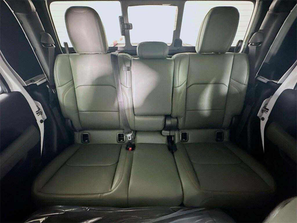 new 2026 Jeep Gladiator car, priced at $65,385