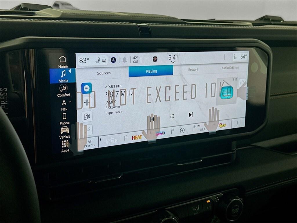 new 2026 Jeep Gladiator car, priced at $65,385