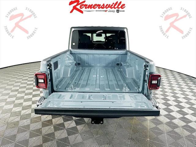 new 2025 Jeep Gladiator car, priced at $50,578