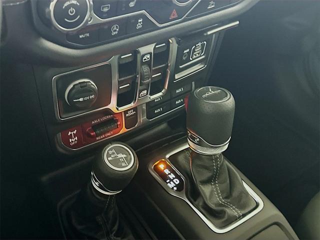 new 2025 Jeep Gladiator car, priced at $50,578