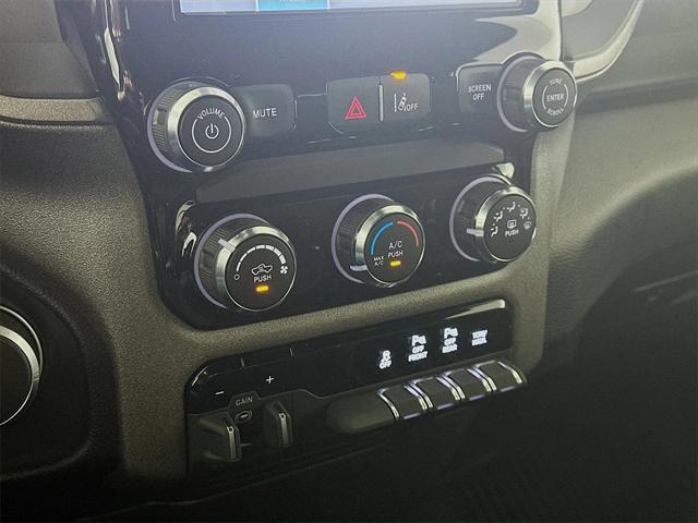 new 2025 Ram 1500 car, priced at $42,567