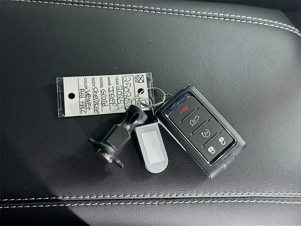 new 2025 Jeep Grand Cherokee L car, priced at $42,150