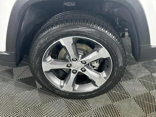 new 2025 Jeep Grand Cherokee car, priced at $43,653