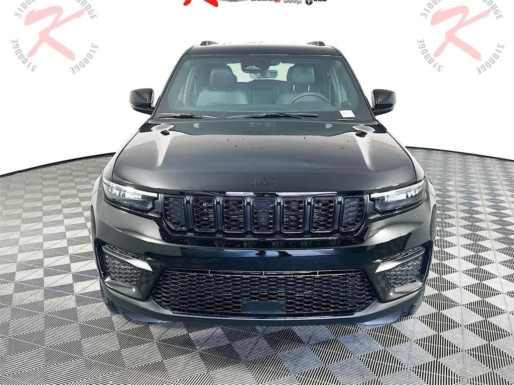 new 2025 Jeep Grand Cherokee car, priced at $41,273