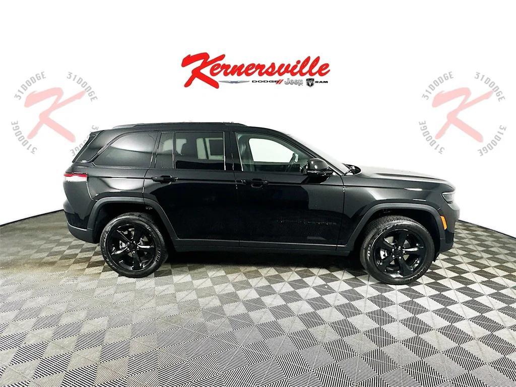 new 2025 Jeep Grand Cherokee car, priced at $41,273