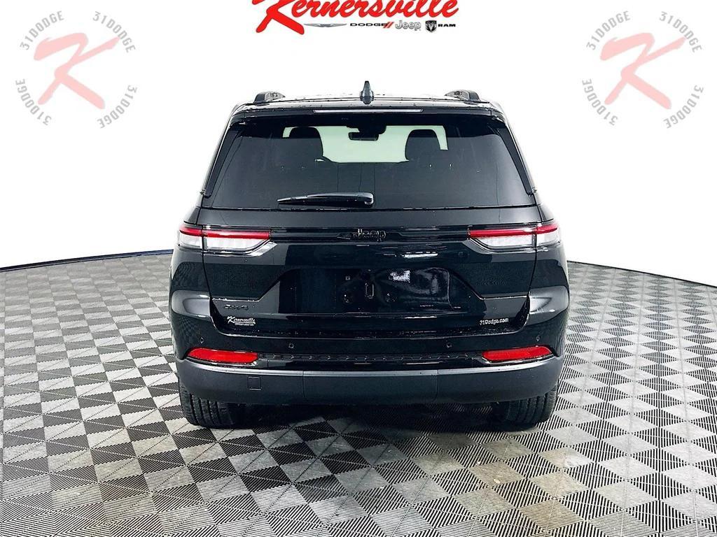 new 2025 Jeep Grand Cherokee car, priced at $41,273