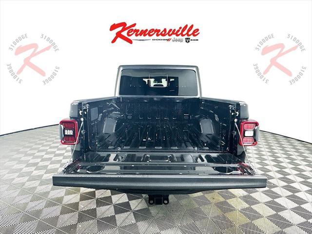 new 2025 Jeep Gladiator car, priced at $50,171