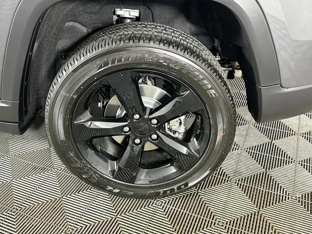 new 2024 Jeep Grand Cherokee car, priced at $39,585