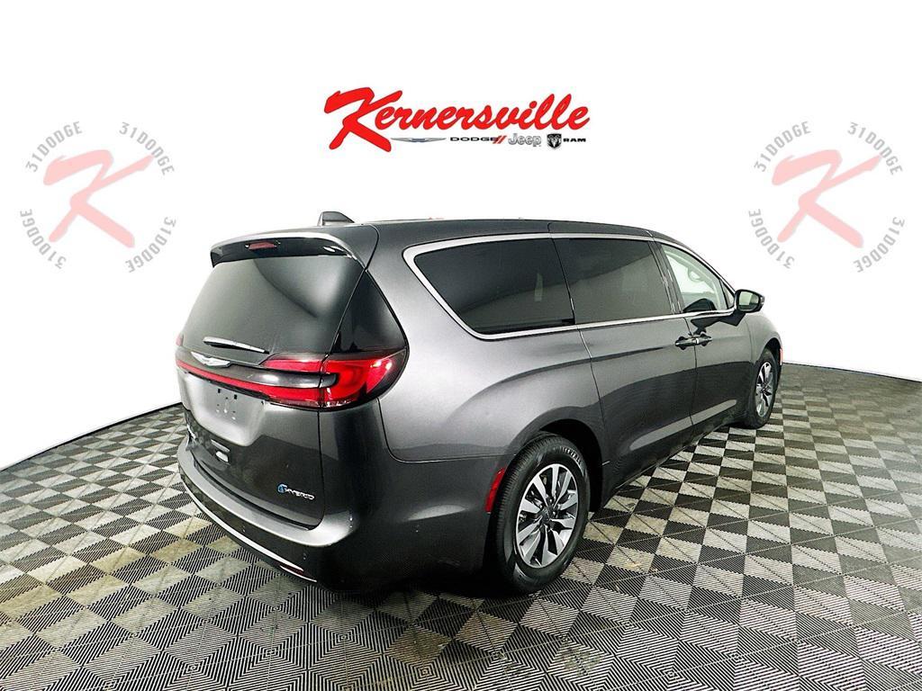 used 2022 Chrysler Pacifica Hybrid car, priced at $20,235