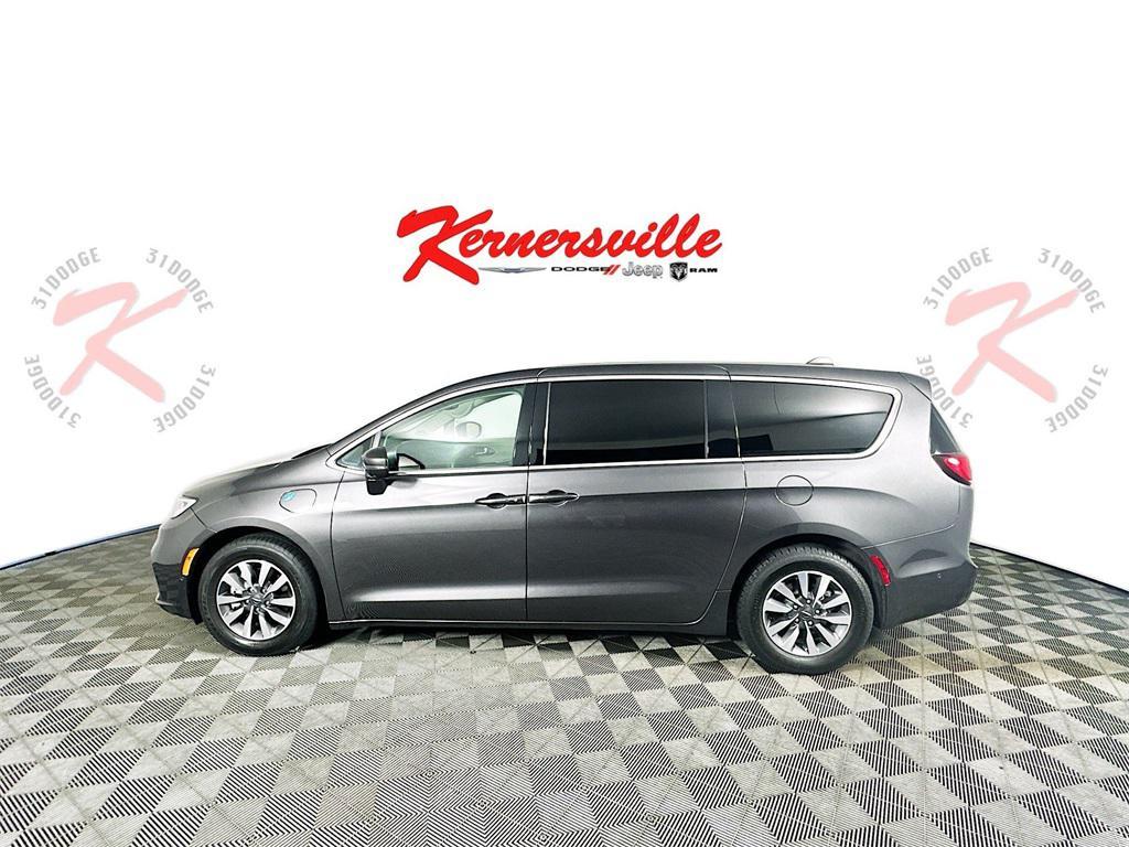 used 2022 Chrysler Pacifica Hybrid car, priced at $20,235