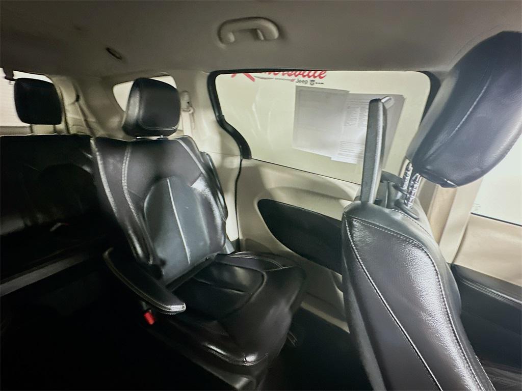 used 2022 Chrysler Pacifica Hybrid car, priced at $20,235