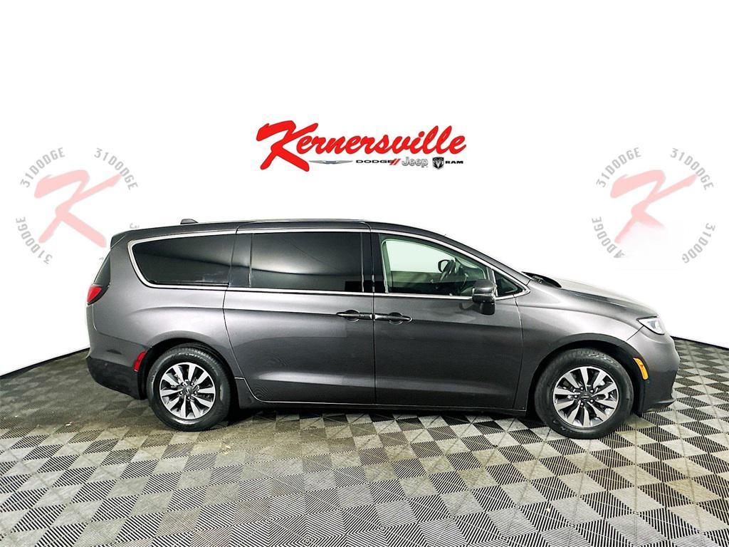 used 2022 Chrysler Pacifica Hybrid car, priced at $20,235