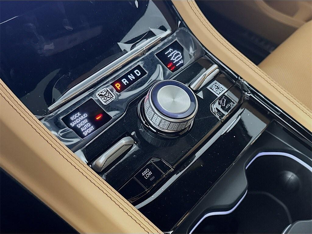 new 2025 Jeep Grand Cherokee car, priced at $67,900