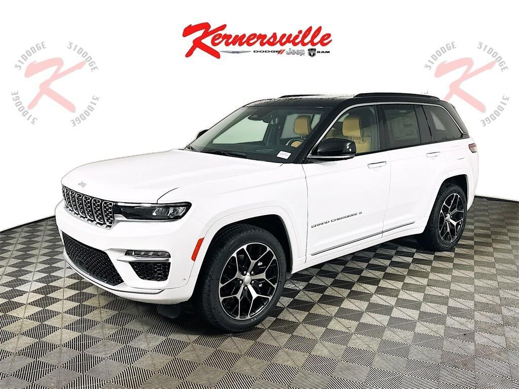 new 2025 Jeep Grand Cherokee car, priced at $67,900