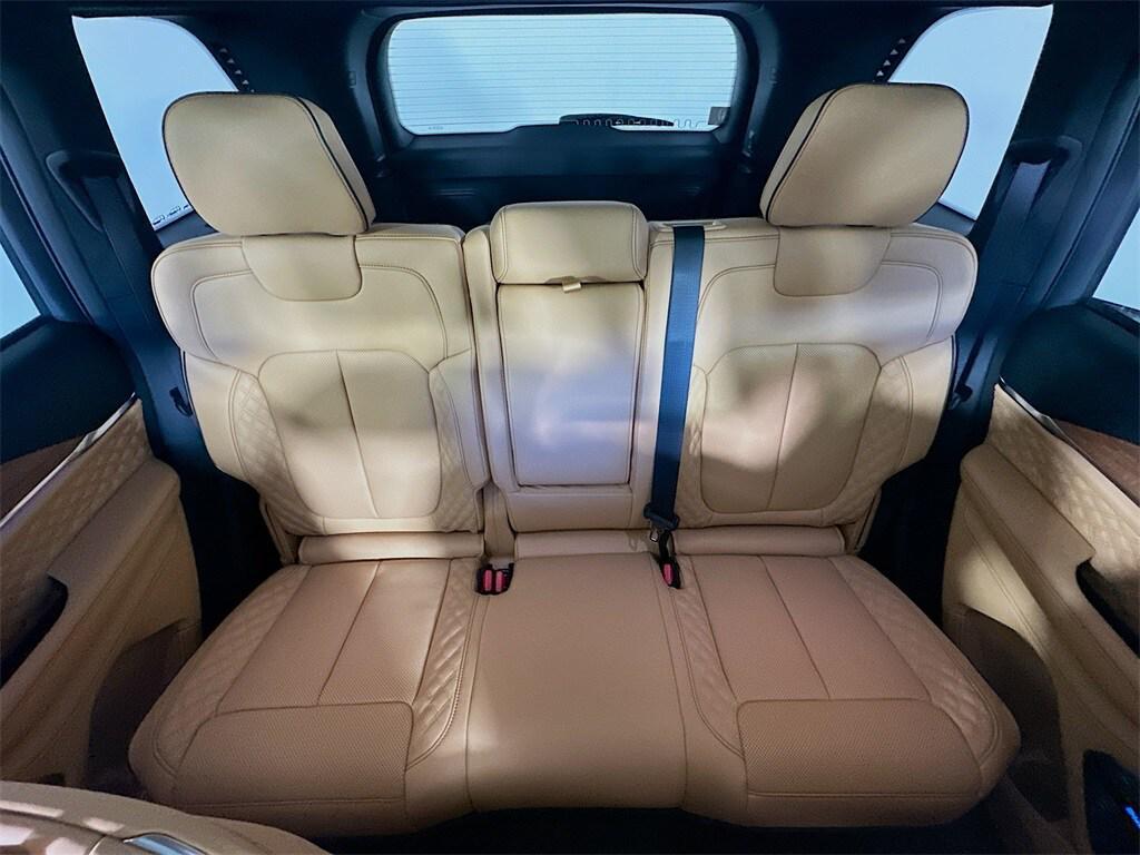 new 2025 Jeep Grand Cherokee car, priced at $67,900