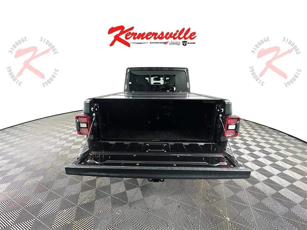 new 2026 Jeep Gladiator car, priced at $65,980