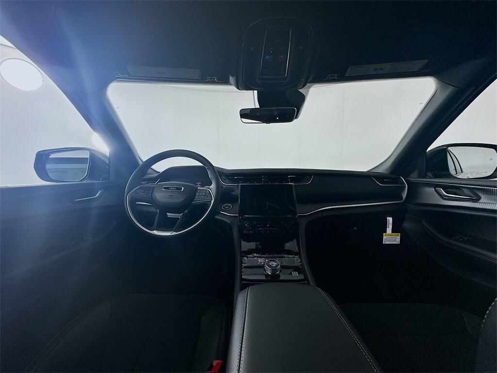 new 2025 Jeep Grand Cherokee car, priced at $41,190