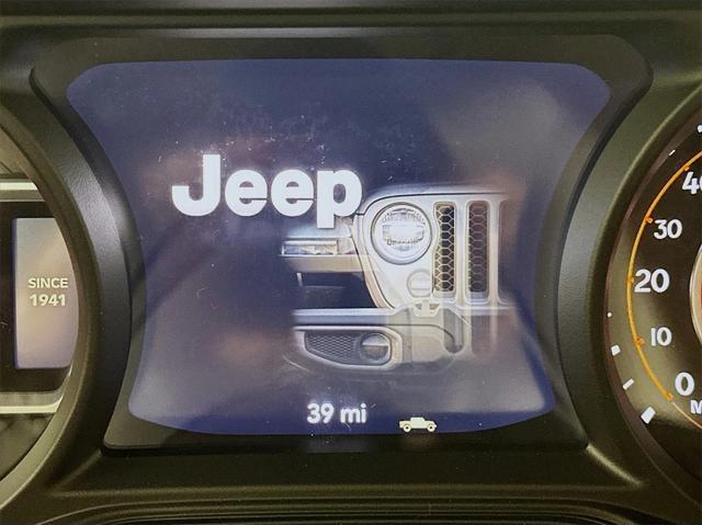 new 2025 Jeep Gladiator car, priced at $48,407