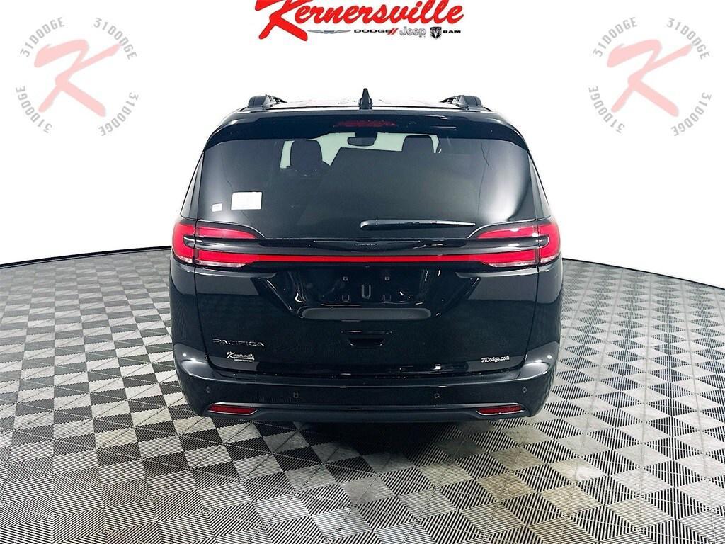 new 2025 Chrysler Pacifica car, priced at $44,178