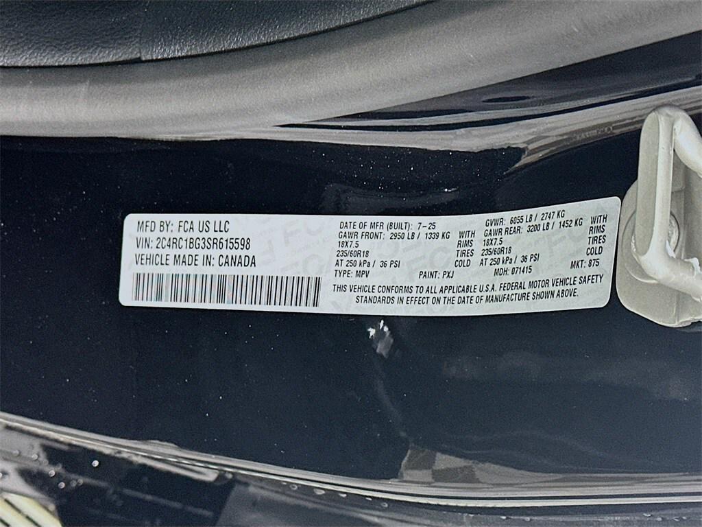 new 2025 Chrysler Pacifica car, priced at $44,178
