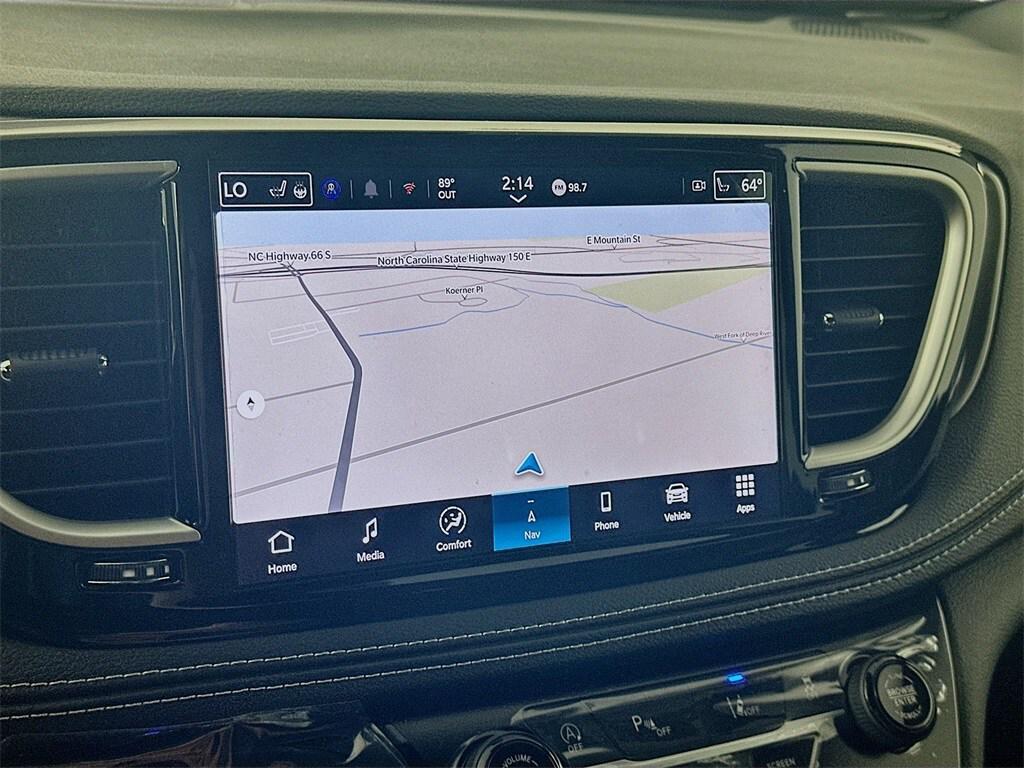 new 2025 Chrysler Pacifica car, priced at $44,178