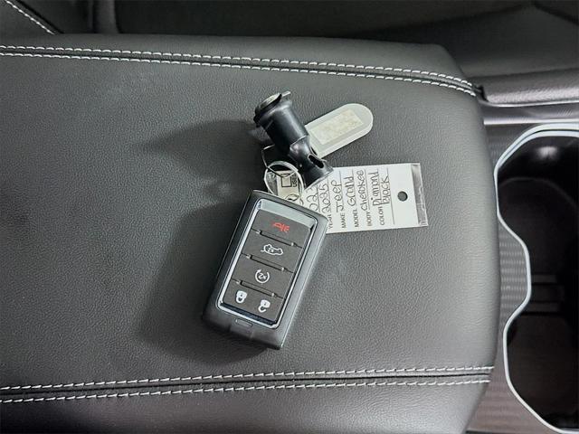 new 2025 Jeep Grand Cherokee L car, priced at $42,956