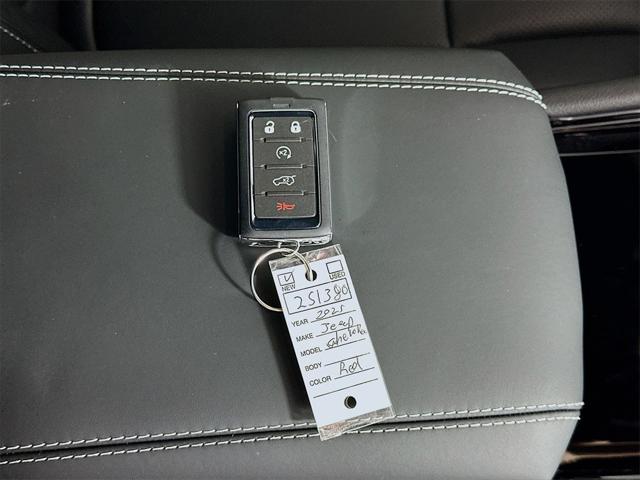 new 2025 Jeep Grand Cherokee car, priced at $56,871
