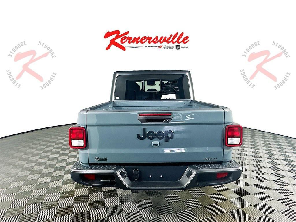 new 2025 Jeep Gladiator car, priced at $41,952