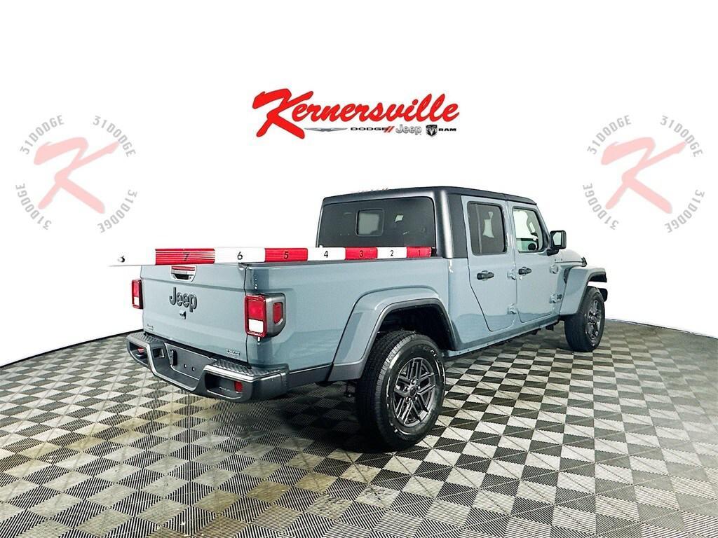new 2025 Jeep Gladiator car, priced at $41,952