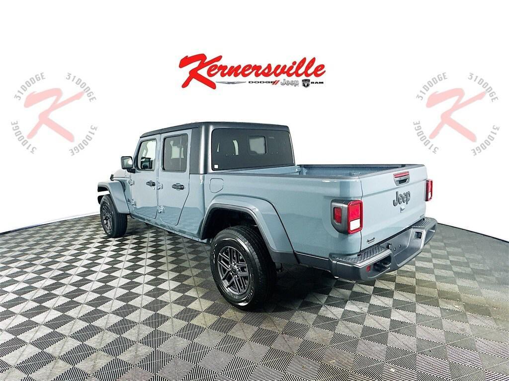 new 2025 Jeep Gladiator car, priced at $41,952