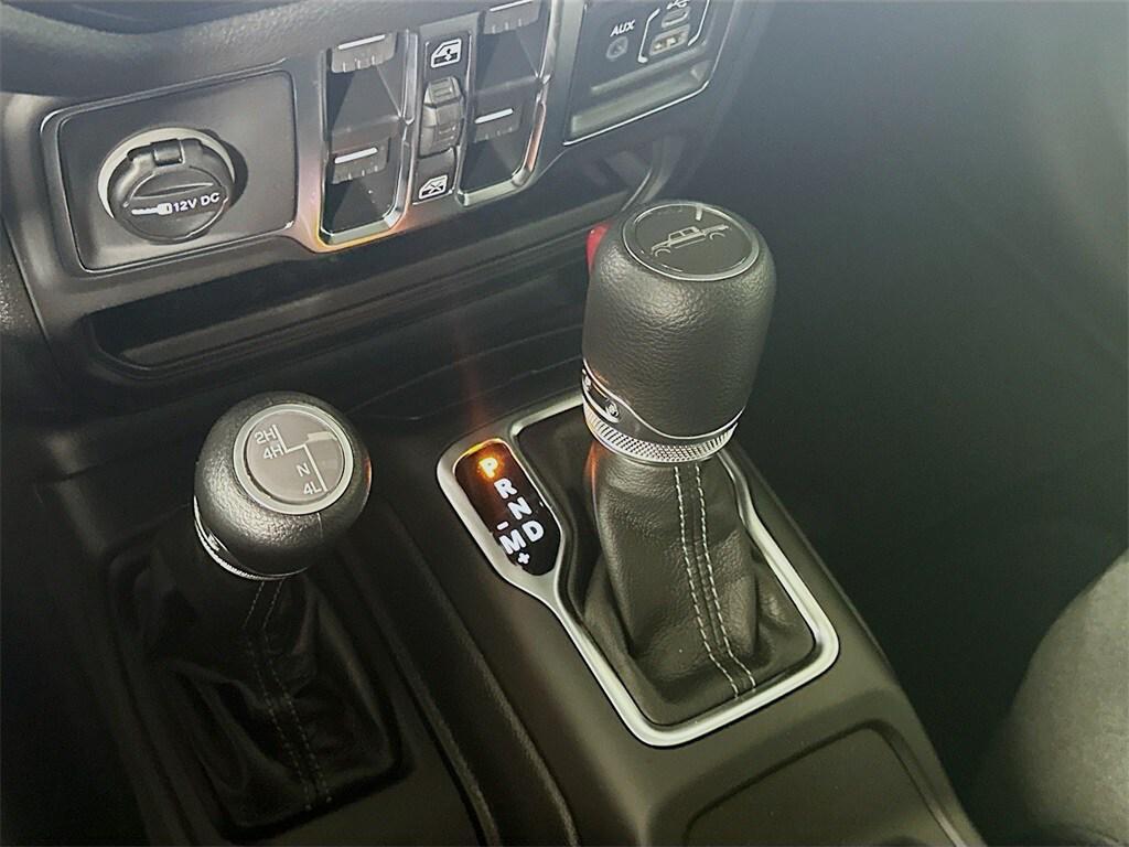 new 2025 Jeep Gladiator car, priced at $41,952