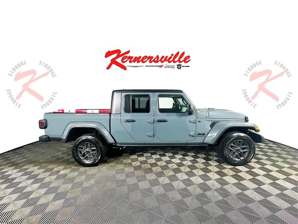 new 2025 Jeep Gladiator car, priced at $41,952