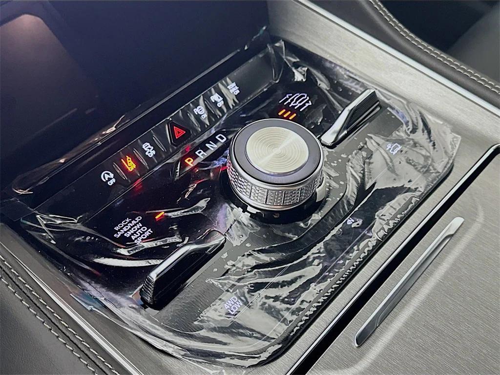 new 2025 Jeep Wagoneer car, priced at $70,106