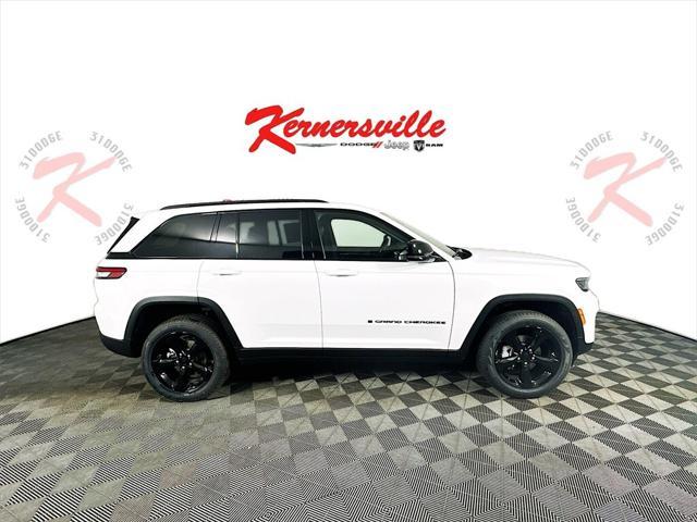 new 2025 Jeep Grand Cherokee car, priced at $45,548