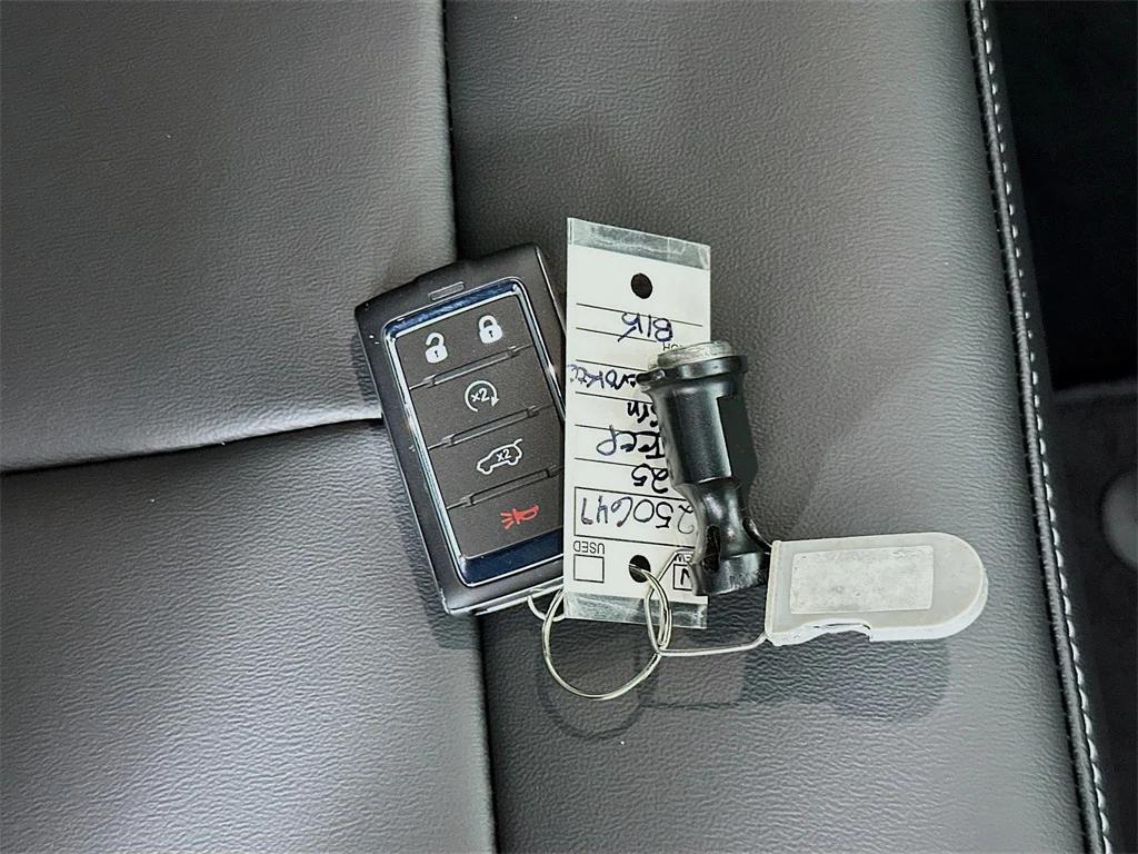 new 2025 Jeep Grand Cherokee car, priced at $43,997