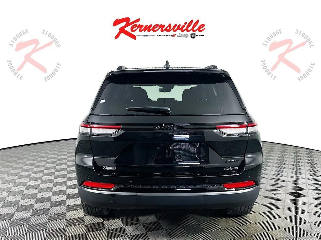 new 2025 Jeep Grand Cherokee car, priced at $43,997