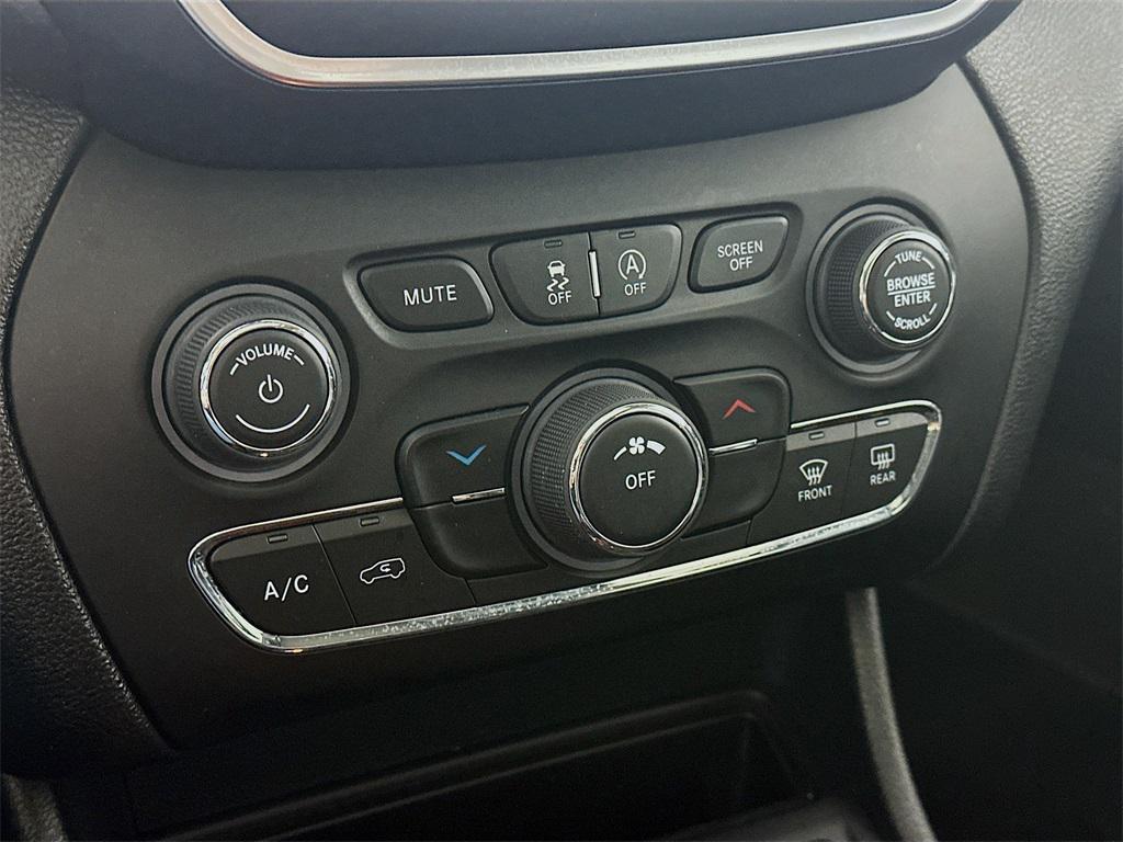 used 2022 Jeep Cherokee car, priced at $21,635