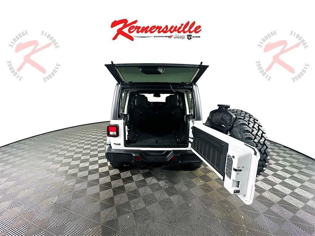 new 2025 Jeep Wrangler car, priced at $45,690