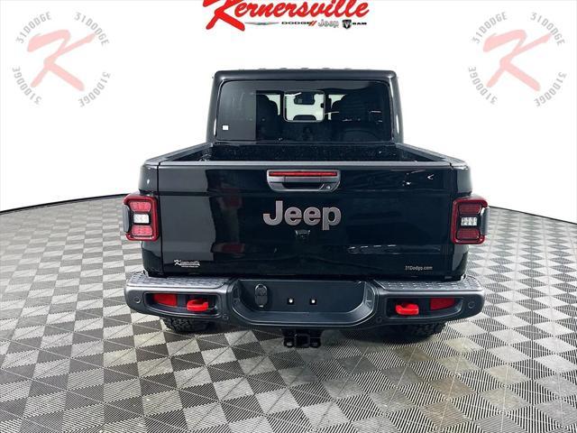 new 2025 Jeep Gladiator car, priced at $53,634