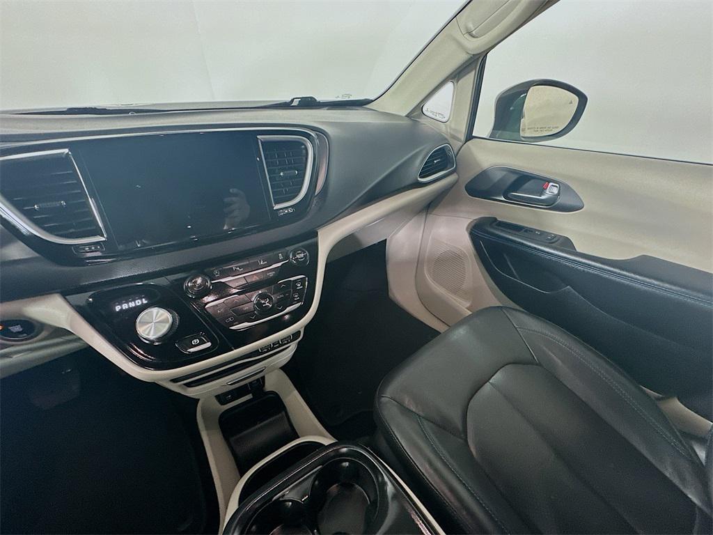 used 2021 Chrysler Pacifica car, priced at $18,985