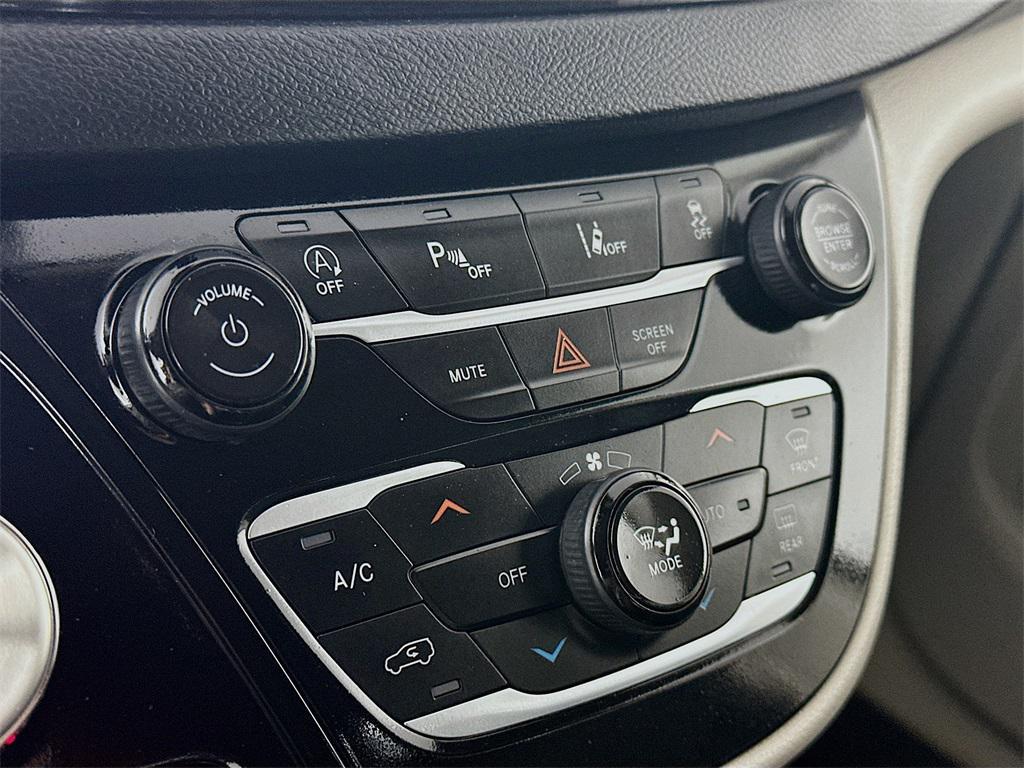 used 2021 Chrysler Pacifica car, priced at $18,985