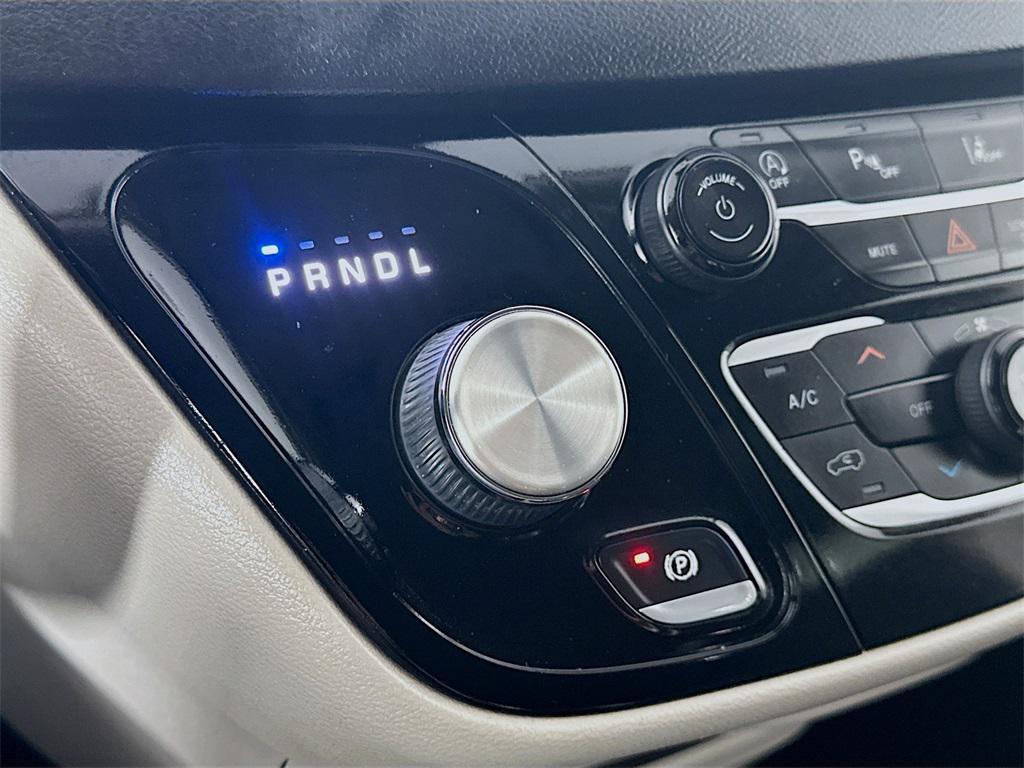 used 2021 Chrysler Pacifica car, priced at $18,985