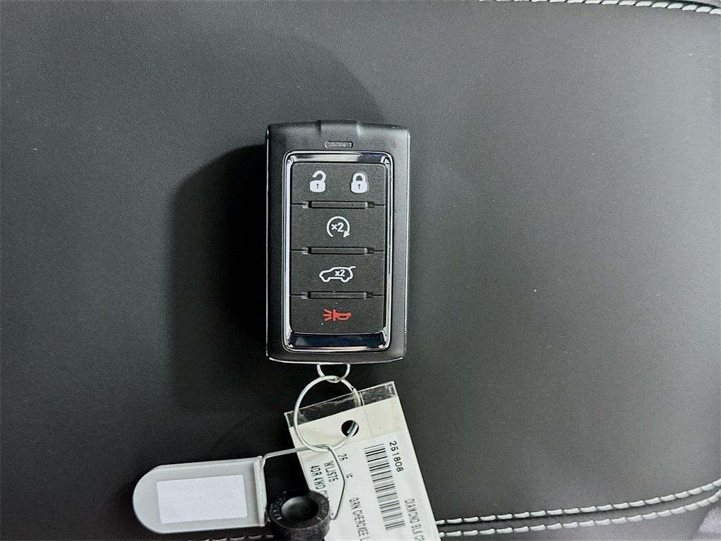 new 2025 Jeep Grand Cherokee L car, priced at $57,572