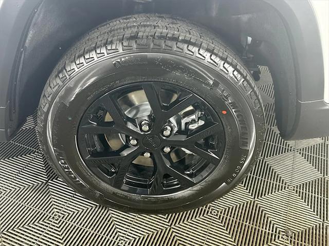 new 2025 Jeep Grand Cherokee L car, priced at $41,899