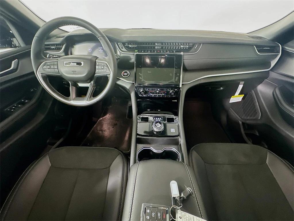 new 2025 Jeep Grand Cherokee car, priced at $41,708