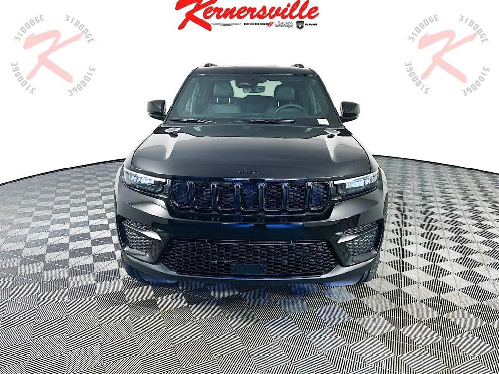 new 2025 Jeep Grand Cherokee car, priced at $41,708
